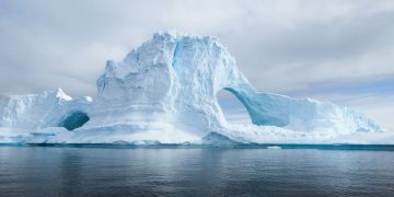 glacier during daytime