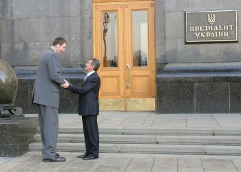 Найвища людина в Україні: хто вона і який її зріст