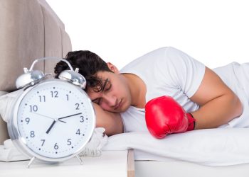 Вчені: коли є вибір між фізичною активністю та довшим сном — поспіть