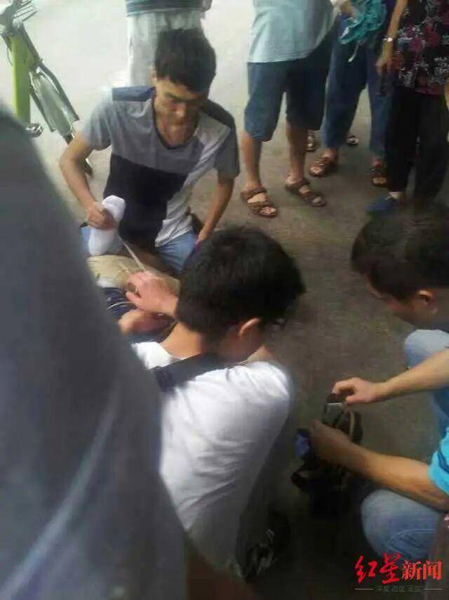 Китайський програміст помер після роботи за сімох по 16+ год на день