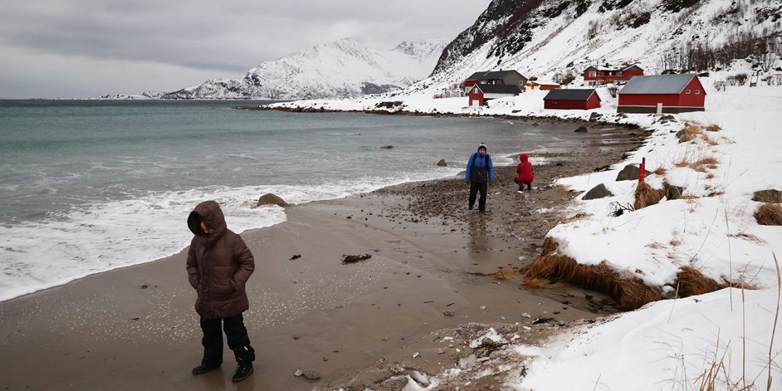 Темнота и морозы: какие привычки финнов, норвежцев и шведов помогают не депрессировать зимой