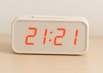 Що означає 21 21 на годиннику
