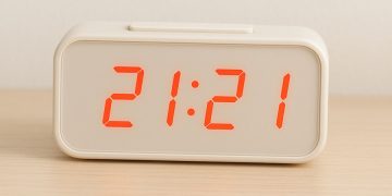 Що означає 21 21 на годиннику